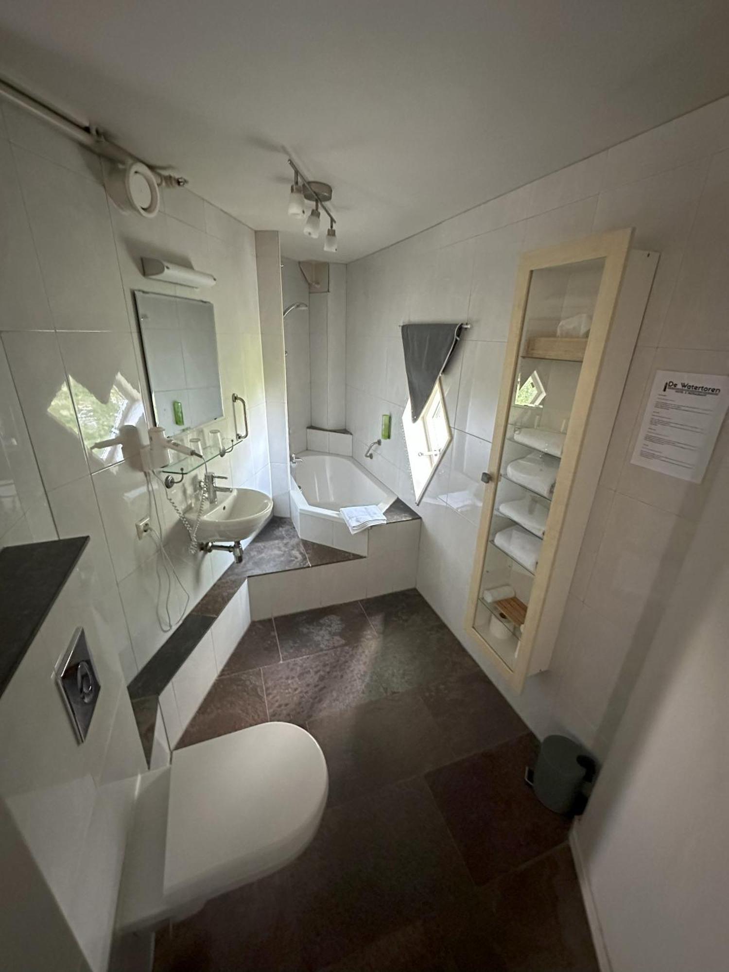 Hotel De Watertoren Дордрехт Екстериор снимка